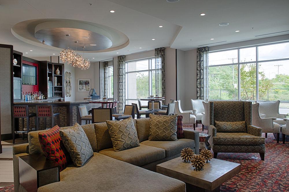 Hotel By Marriott Boston Logan Airport/chelsea 3*