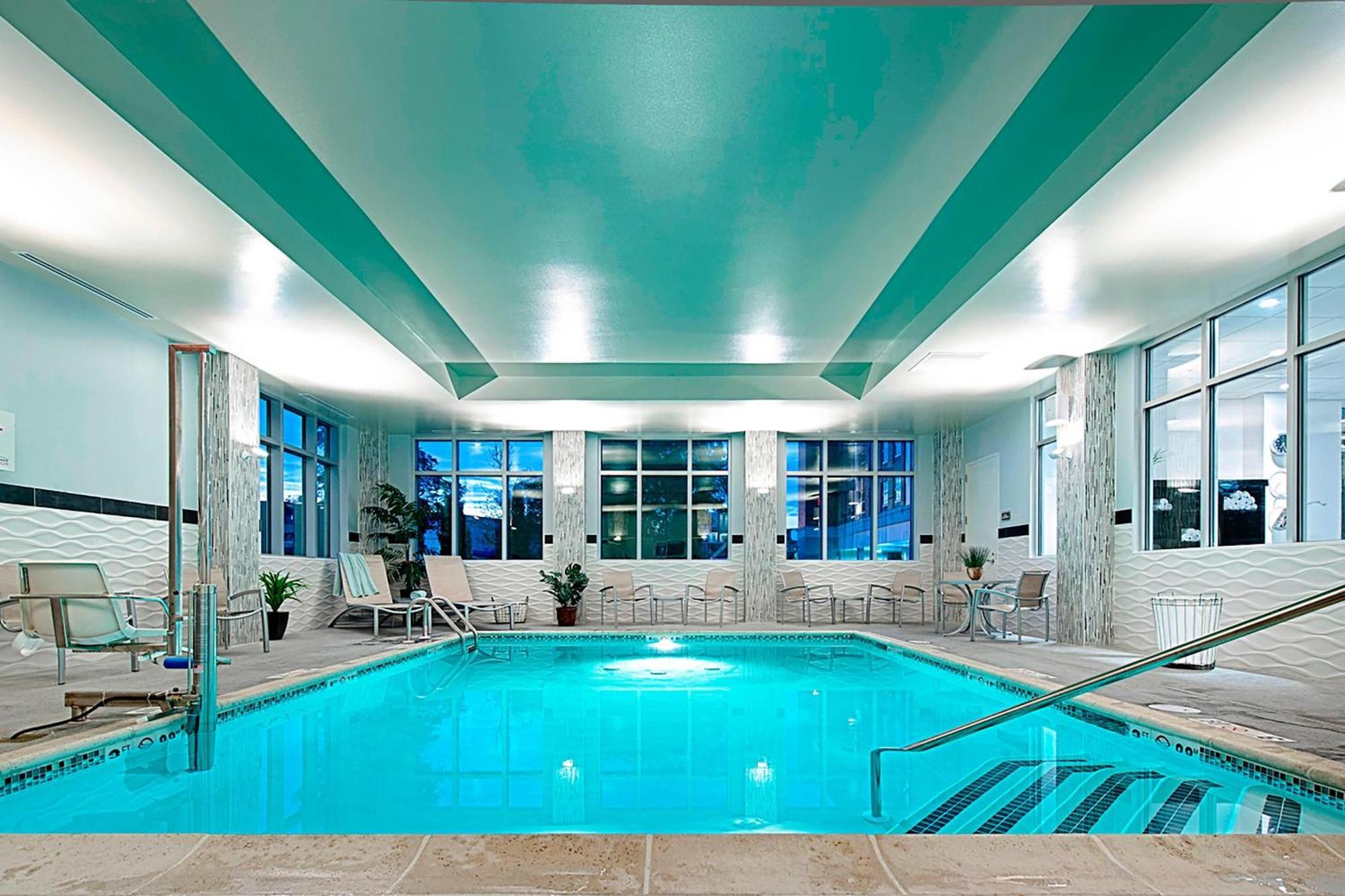 By Marriott Boston Logan Airport/chelsea Hotel