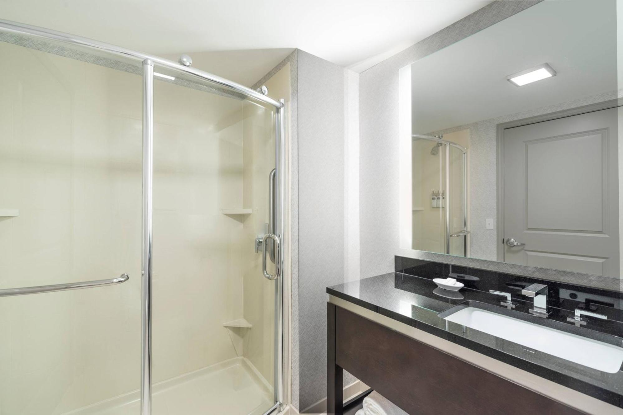 Hotel By Marriott Boston Logan Airport/chelsea Chelsea