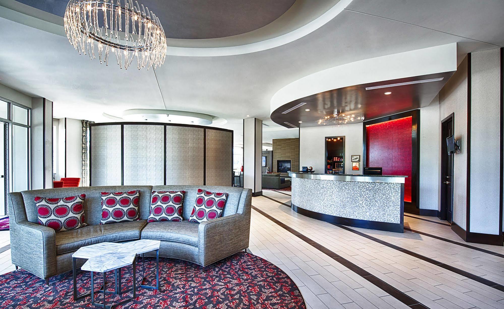 Hotel By Marriott Boston Logan Airport/chelsea
